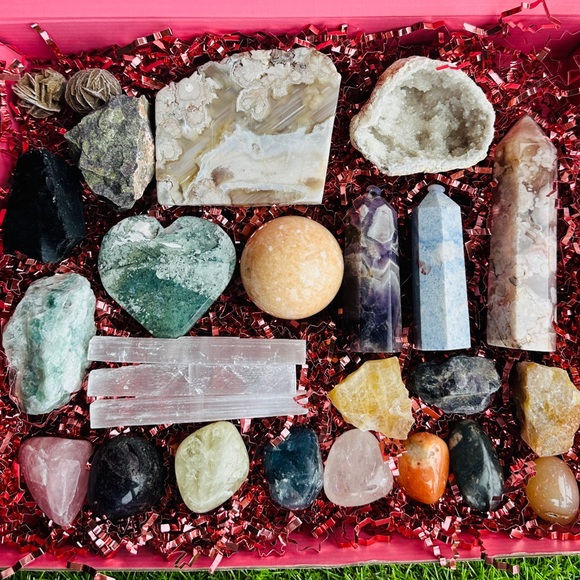 ULTIMATE JUMBO Crystal Mystery Box - Picture 1 of 8